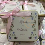 New Square Tin design with bow