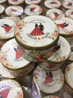 Couple Printed Bid Box With Maroon Dress
