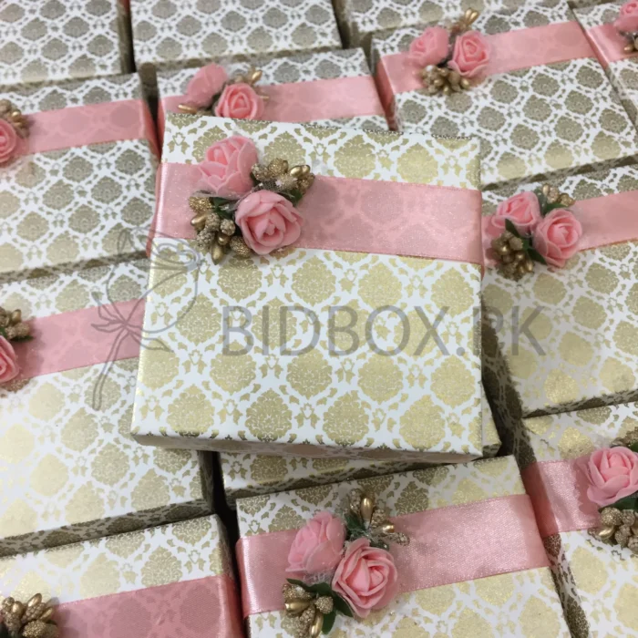 Jal Printed Card Bord Box With Flowers And Ribbon