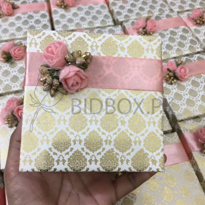 Jal Printed Card Bord Box With Flowers And Ribbon
