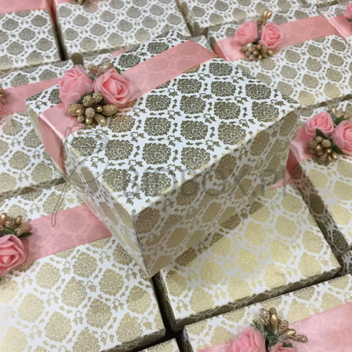 Jal Printed Card Bord Box With Flowers And Ribbon
