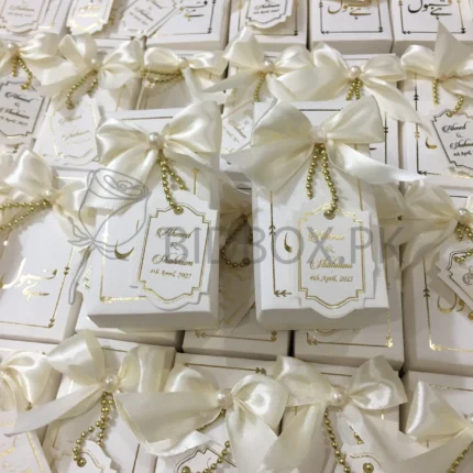 Foil Printing Favour Box With Tag