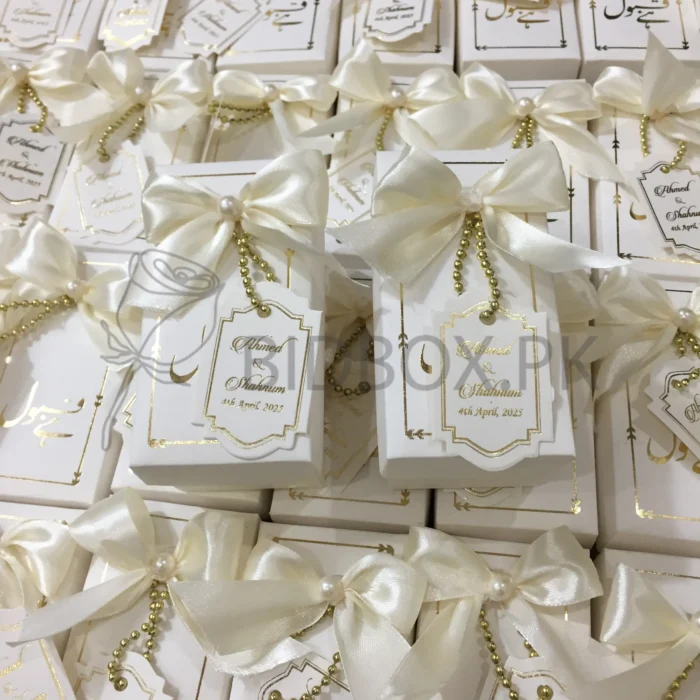 Foil Printing Favour Box With Tag