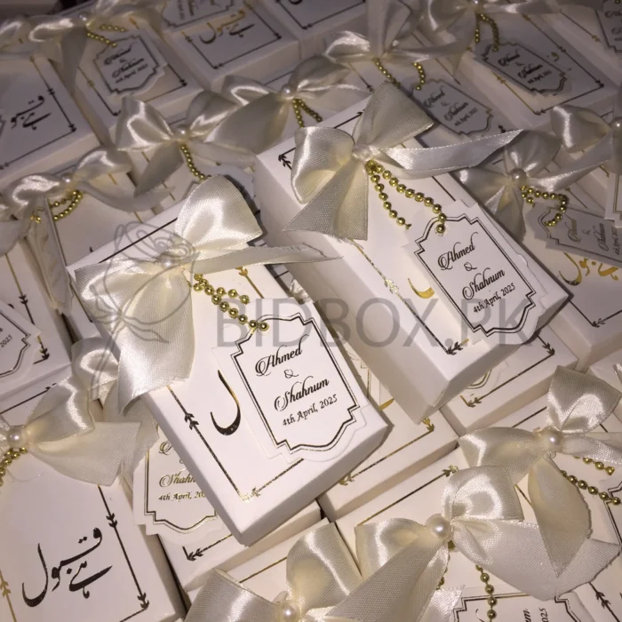 Foil Printing Favour Box With Tag