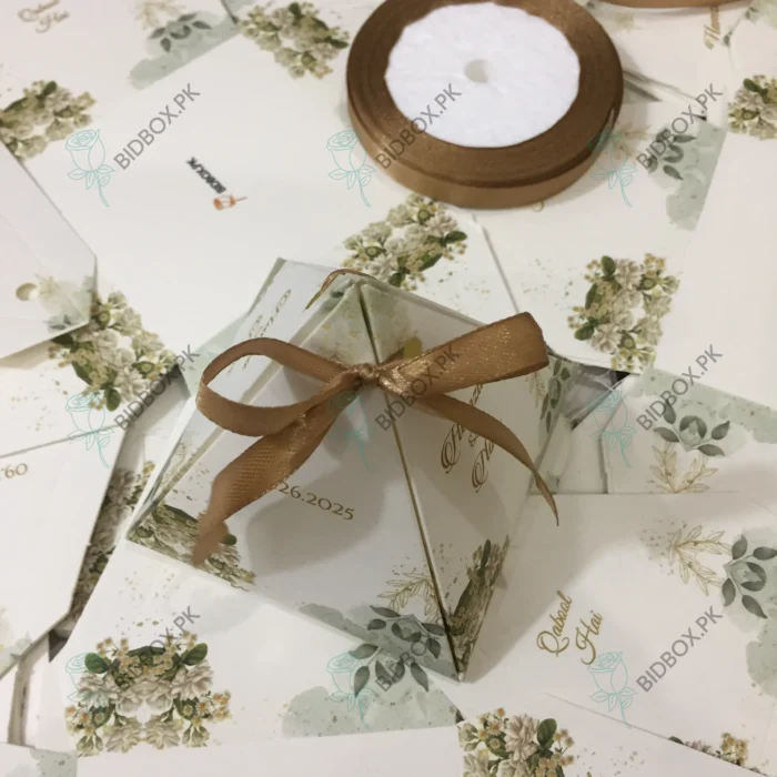 New Design Triangle Bid Box With Bow