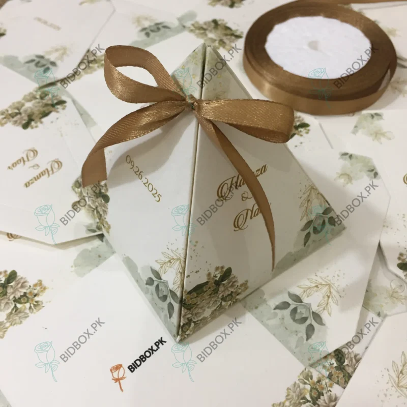 New Design Triangle Bid Box With Bow